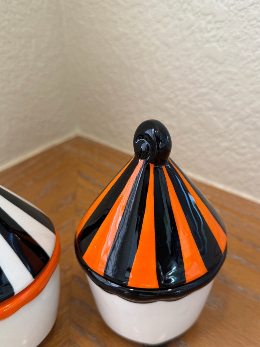 NWOT Johanna Parker Whimsical Orange & Black Ceramic Halloween Trinket Jars - Picture 7 of 11